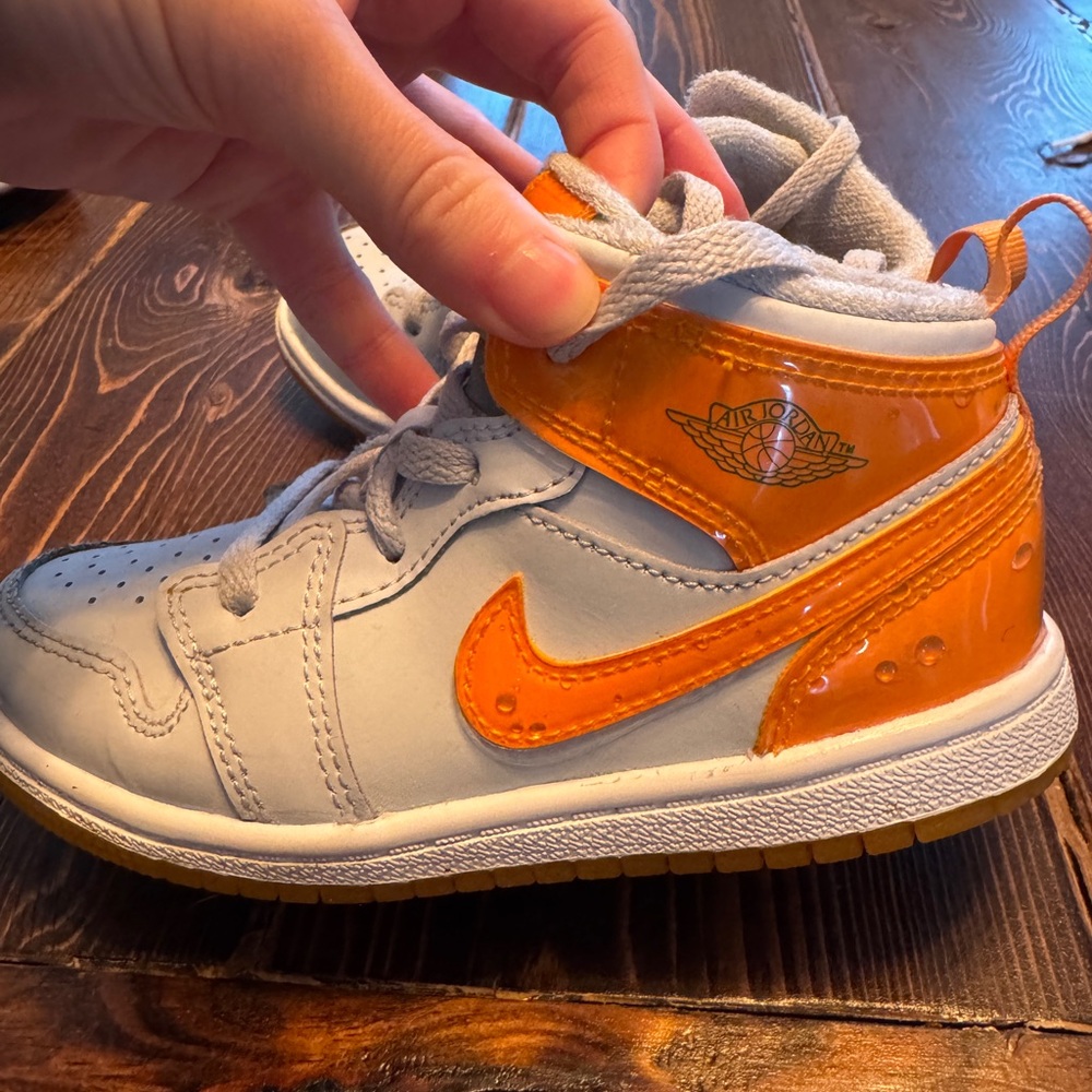 Jordan 1 Mid SE toddler - Picture 5 of 7